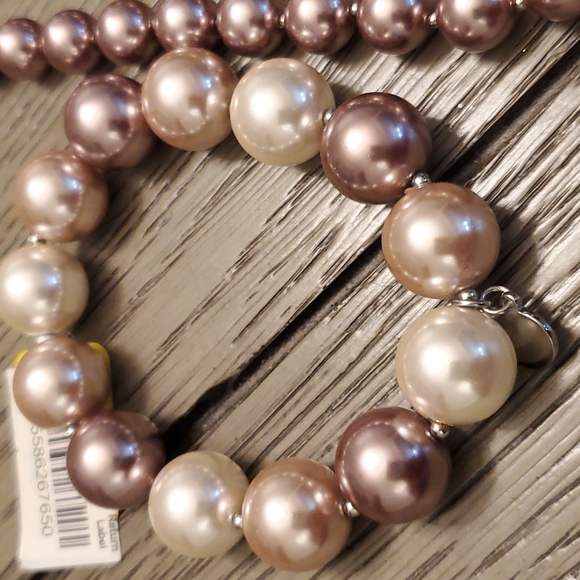 Pearl (Faux) NEW Necklace and Stretch Bracelet - Picture 2 of 8